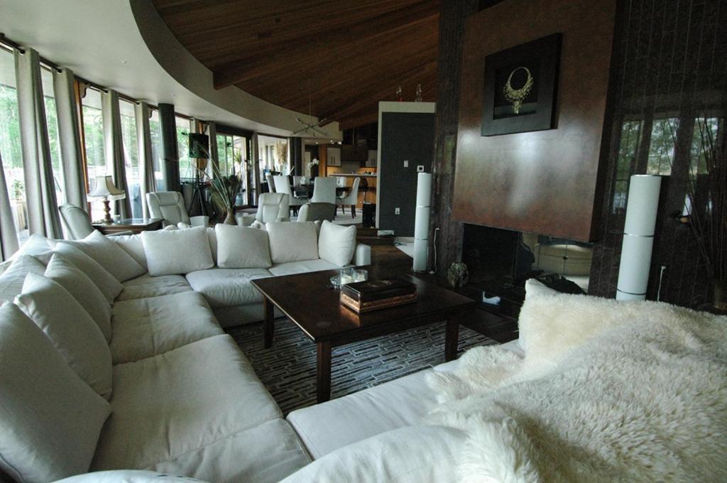 Roundhouse Grotto Bed & Breakfast Calgary Ngoại thất bức ảnh